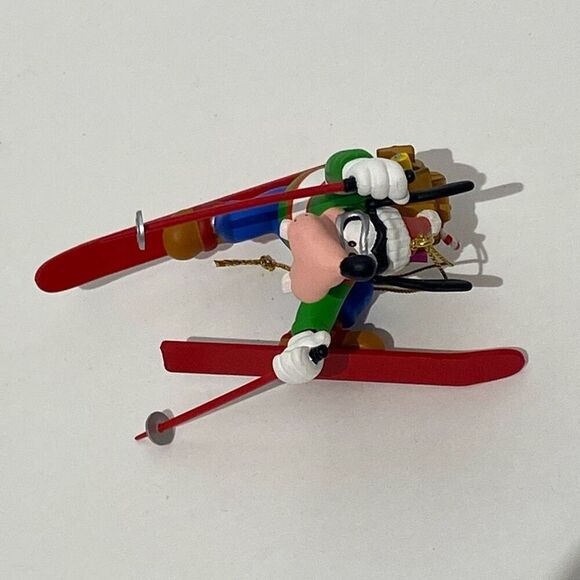 Disney Goofy Skiing Mickey Friends Collectible Christmas Tree Hanging Ornament - Picture 1 of 10
